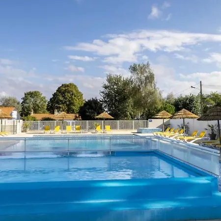 Zecamping 4 Jacuzzi Piscine Chauffee A 1Km De La Plage Pet Friendly Camping Saint-Jean-de-Monts