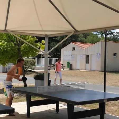 Camping Zecamping 4 Jacuzzi Piscine Chauffee A 1Km De La Plage Pet Friendly Saint-Jean-de-Monts