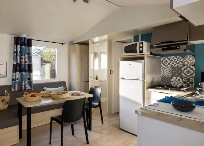 Zecamping 4 Jacuzzi Piscine Chauffee A 1Km De La Plage Pet Friendly Feriehus *