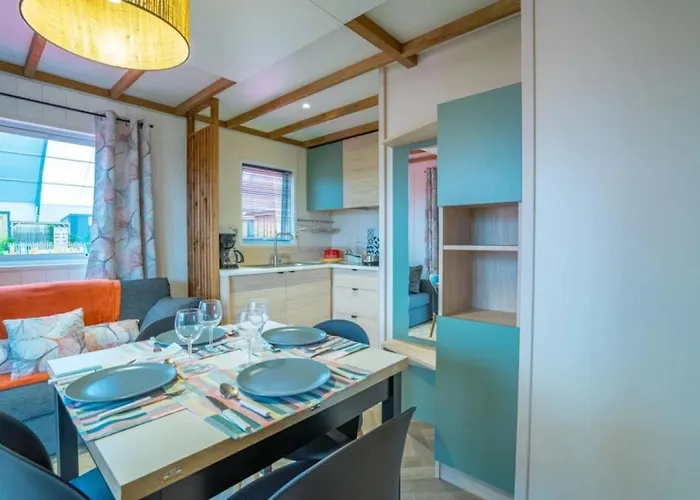 Feriehus Zecamping 4 Jacuzzi Piscine Chauffee A 1Km De La Plage Pet Friendly Saint-Jean-de-Monts