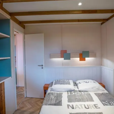 Zecamping 4 Jacuzzi Piscine Chauffee A 1Km De La Plage Pet Friendly 营地 4*