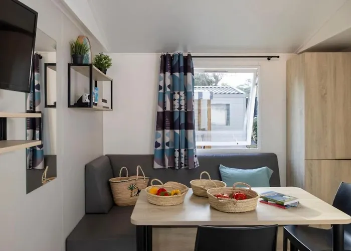 4 Etoiles - Piscine - Cbgcb0b *