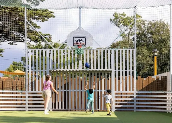 Zecamping 4 Jacuzzi Piscine Chauffee A 1Km De La Plage Pet Friendly * Saint-Jean-de-Monts